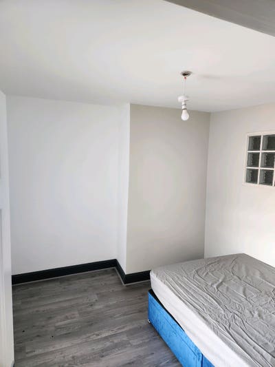 Room on Halliwell Road BL1  Main Photo