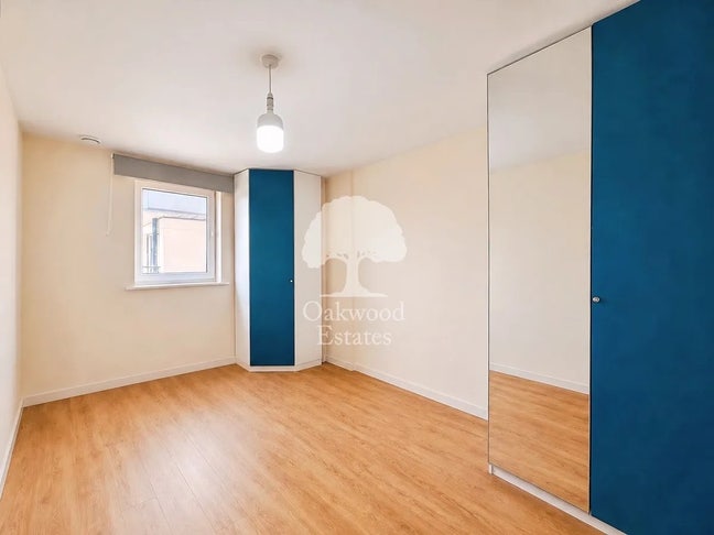 Female Flatmate Wanted — The Junction, Slough SL2 Main Photo