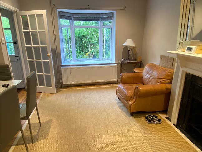 Quiet and fully furnished single room Main Photo