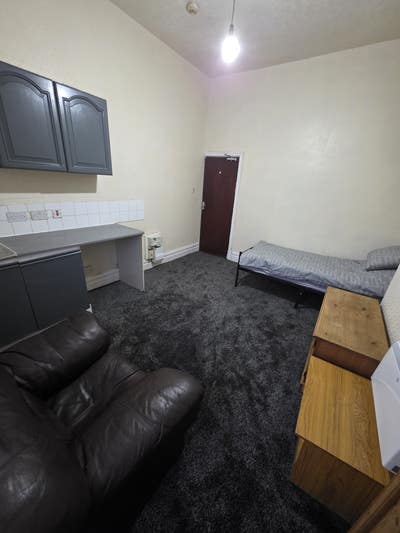 Single room to let  Main Photo