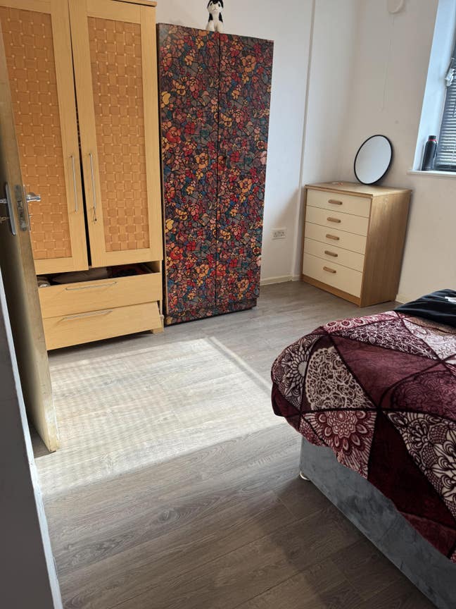 Double room available with attached washroom  Main Photo
