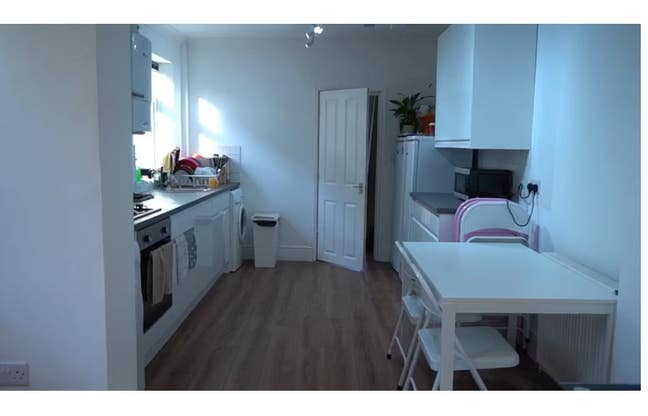 A clean and tidy house in Southampton  Main Photo