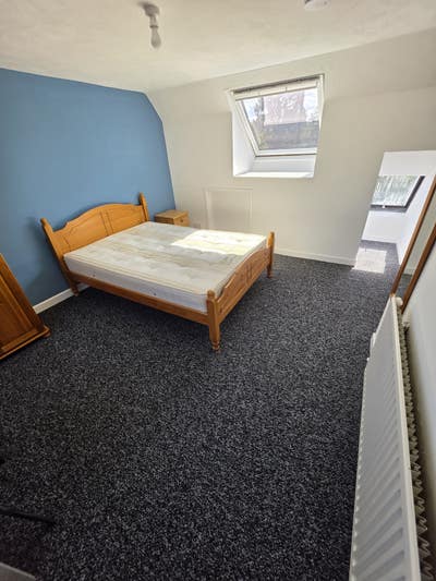 Very large ensuite bedroom 5 minutes from uni Main Photo