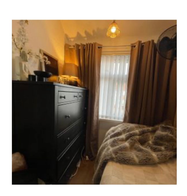 Cozy single  room, and kingsize close to LHR Main Photo