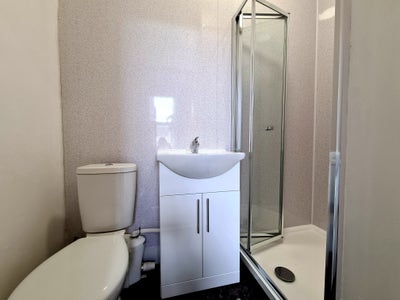 3️⃣ Ensuite Rooms Available (35Dr)  Main Photo