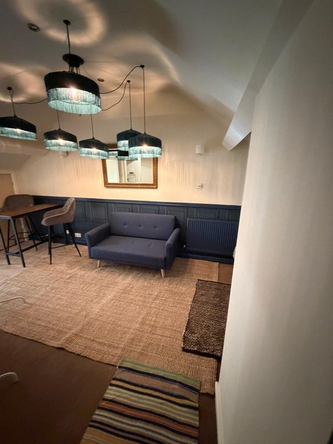 Large studio flat Main Photo