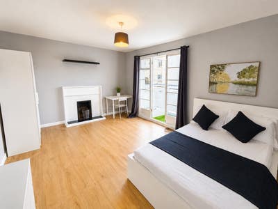 Gigantic Double in Norbiton!! Must See!!  Main Photo