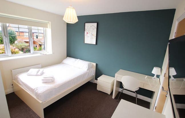 Stunning Double Room with En-suite in East Reading Main Photo