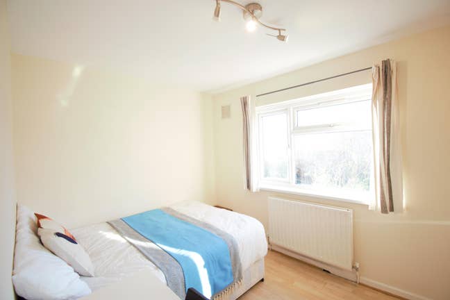 2 rooms - Bright property - All included !  Main Photo
