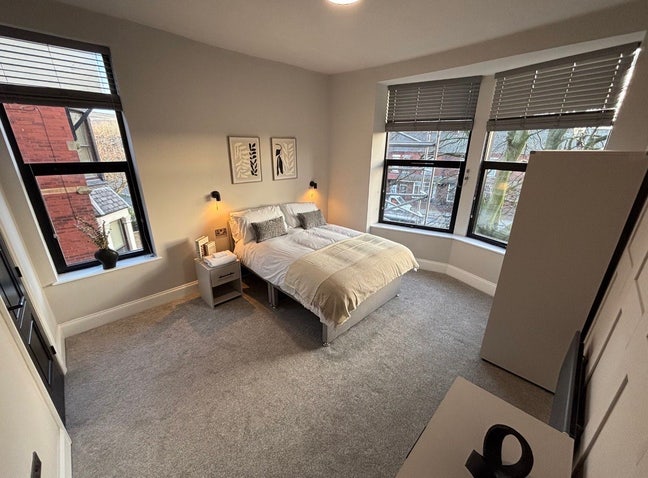 Stunning Ensuite Rooms Near Tameside Hospital  Main Photo