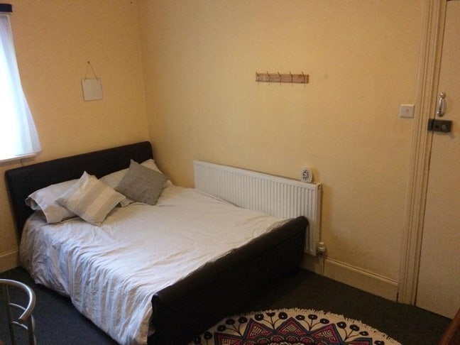 Big Room ALL INC -  &pound;180pw. Available now Main Photo