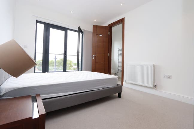Piccadilly Ln- 2 Beautiful Rooms Near Wood Green Main Photo