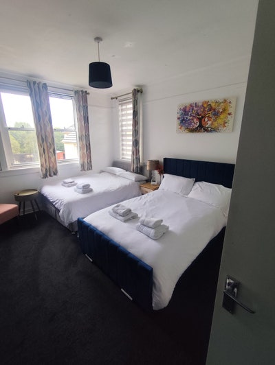 3 bed service accommodation in Kirkcaldy Fife Main Photo