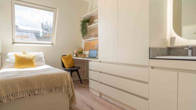 Dual Tenancy Takeover: 2x Bronze Ensuite Rooms  Main Photo