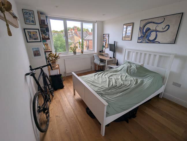 Double Room Available in 4-Bed Duplex E17 Main Photo