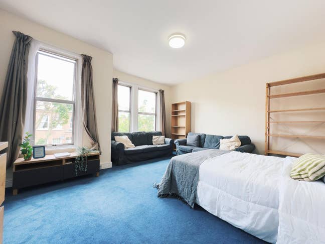 Huge room in Balham | Backyard with BBQ set Main Photo