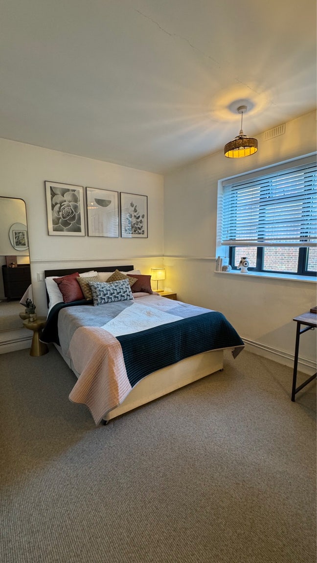Large bedroom in Vauxhall / Nine Elms - bills inc. Main Photo