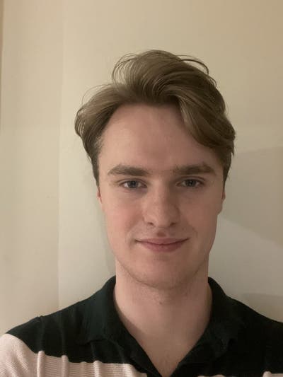 Professional Male seeks a double room Main Photo
