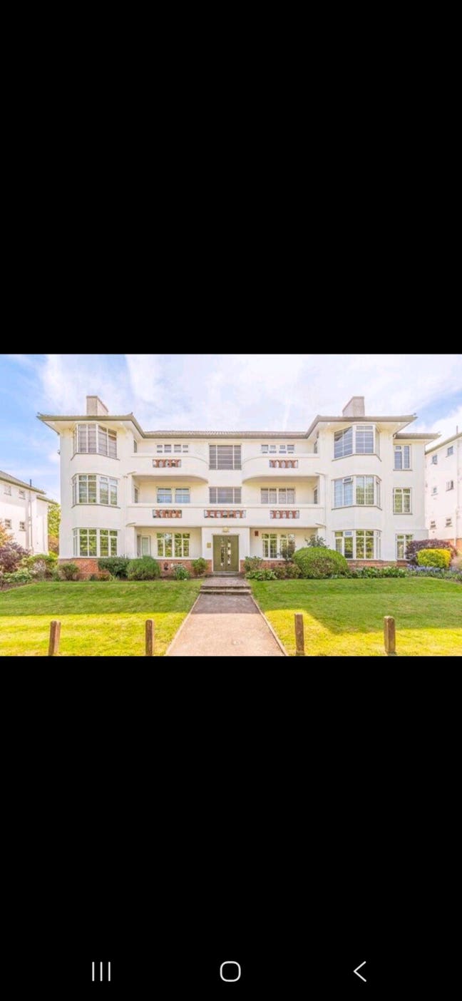Large 3 Bed flat with 2 rooms available in Sutton. Main Photo