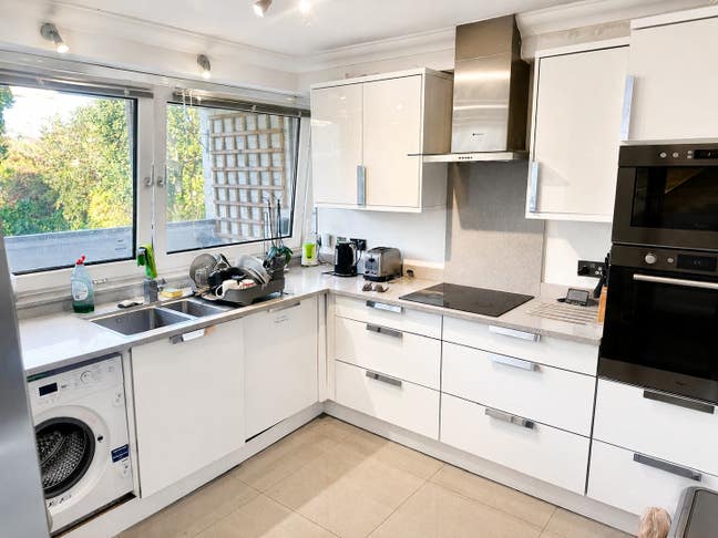 Furnished Double Room in Putney | Bills Included Main Photo