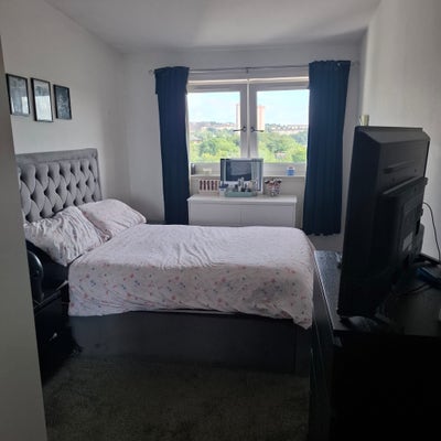 Double bedroom in Springburn Main Photo