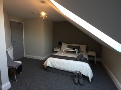 Double En Suite Attic Room Near Newcastle Centre Main Photo