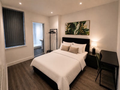 Modern Rooms | Bills Inc | Fast WiFi | FreeParking Main Photo
