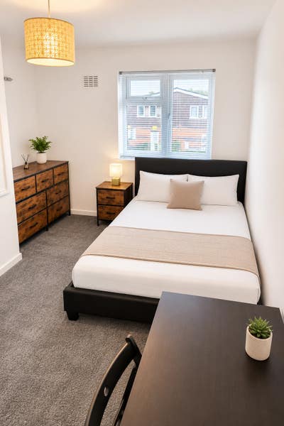 ** Lovely New En Suite Room - All Bills Included! Main Photo