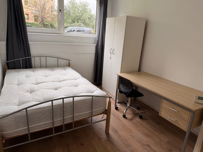 3 Bedroom flat to rent Main Photo