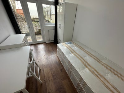Affordable room 4 min bus to south Harrow 650pcm Main Photo