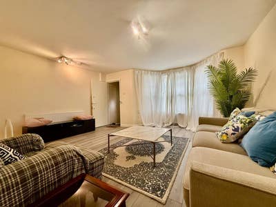 A spacious two bedroom Flat in  Kilburn Main Photo