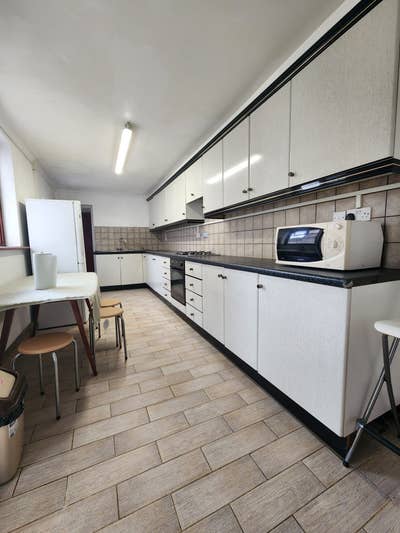 Spacious Double Room Near Hendon Station Main Photo