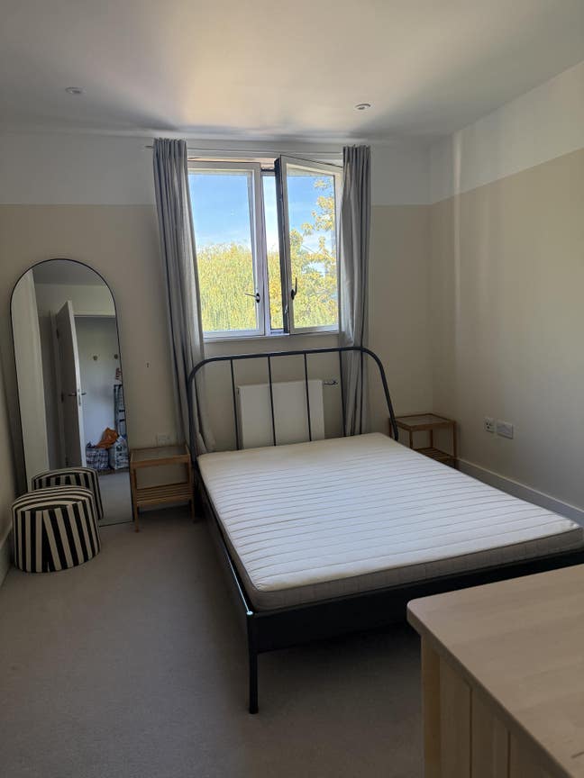 2-Bed, 2-Bath Flat – Crystal Palace, SE19 Main Photo