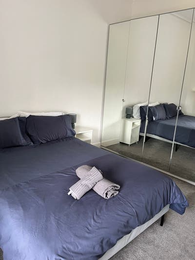 Double sized room Main Photo
