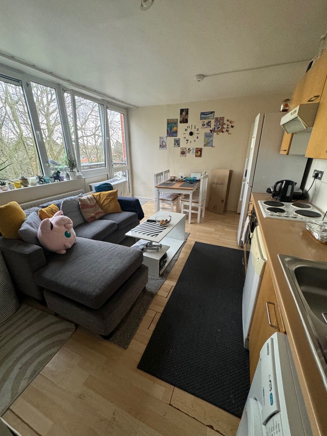 Rooms Available – Close to Roehampton uni  Main Photo