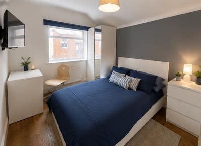 Elegant Double Room - Town Centre! Main Photo