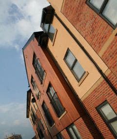 Modern 2-Bed, 1-Bath Apartment – LS12 1SY Main Photo
