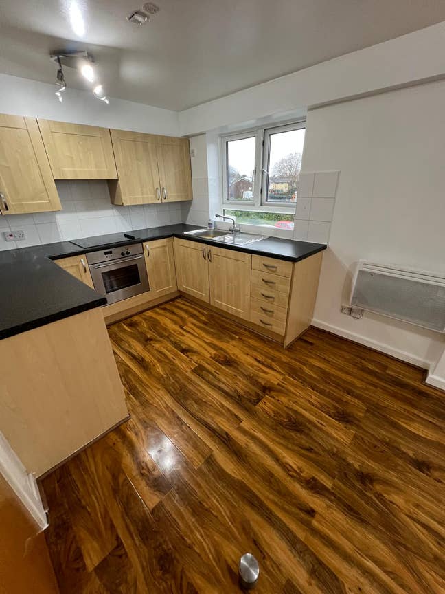 One Bedroom Flat – M7 4ZU, Salford Main Photo