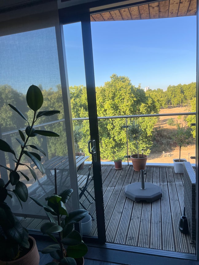 Luxury Canalside En-Suite – E5 Main Photo