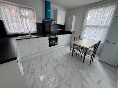 3 Bedrooms Available in Tottenham N17 *.* Main Photo
