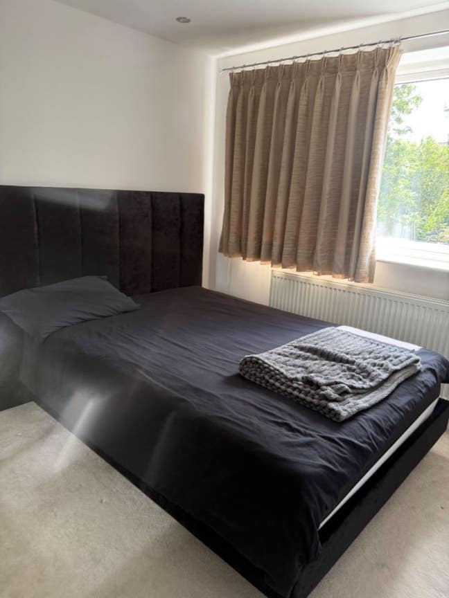 🏡 Spacious Private Double Room | HA1 | All bills  Main Photo