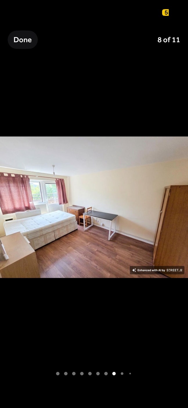 Looking for 1 or 2 more housemates Main Photo
