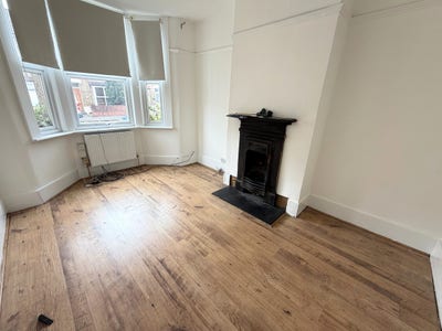 *** 2 Bedroom House To Rent In Croydon CR0 *** Main Photo