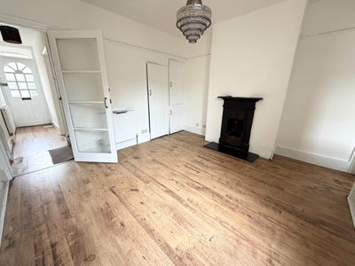*** 2 Bedroom House To Rent In Croydon CR0 *** Main Photo