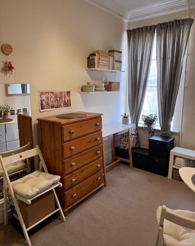 London NW2 En-Suite Double Bedroom + Living Room Main Photo