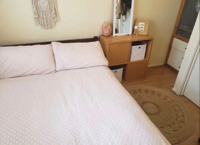 Double Room in spacey flat  Main Photo