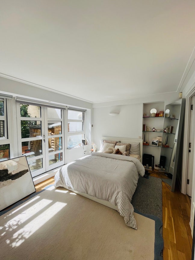 Flatmate wanted in e1, a new friend and house mate Main Photo