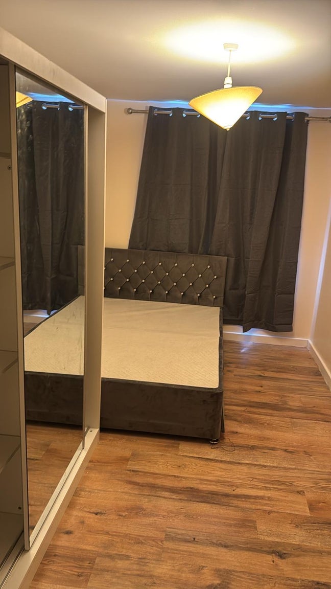 1 room, personal bathroom, parking, Main Photo