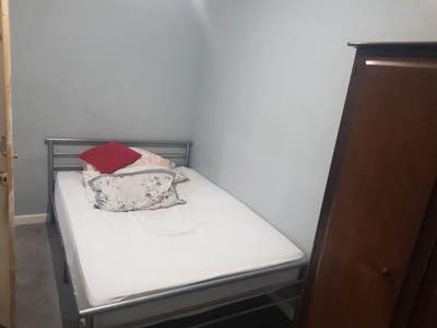 2-Bedroom House to Rent – OL6 7HG Main Photo