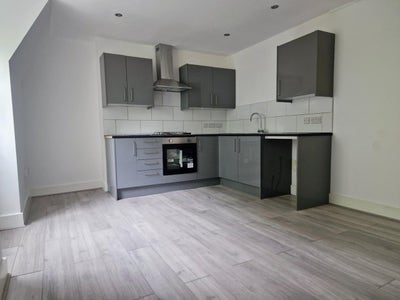 2-bedroom house available for rent in SE22  Main Photo
